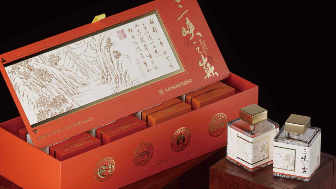 惊！这款酒把三峡之巅 “装” 进了瓶子里！